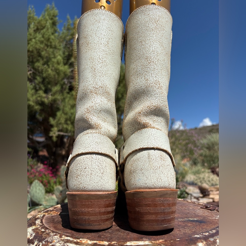 FRYE 🇺🇸 12R Harness Crackle White Boots - Picture 9 of 16